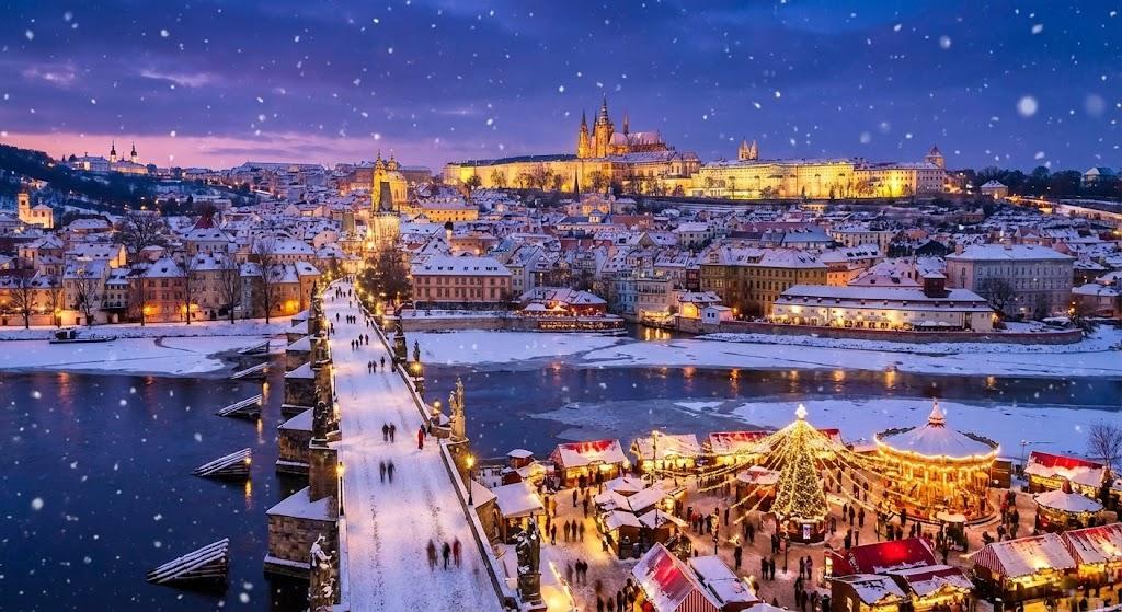 פראג בחורף: 10 המלצות קסומות לטיול בעיר המושלגת