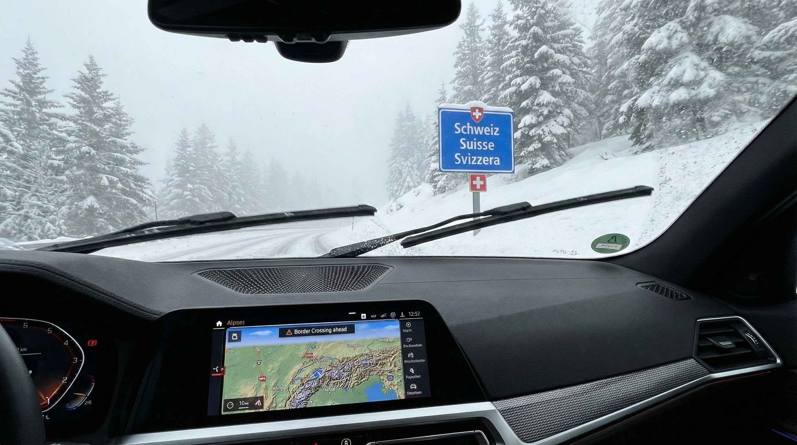 Przejście graniczne Szwajcaria, koniec strefy roamingu UE, uwaga na opłaty.