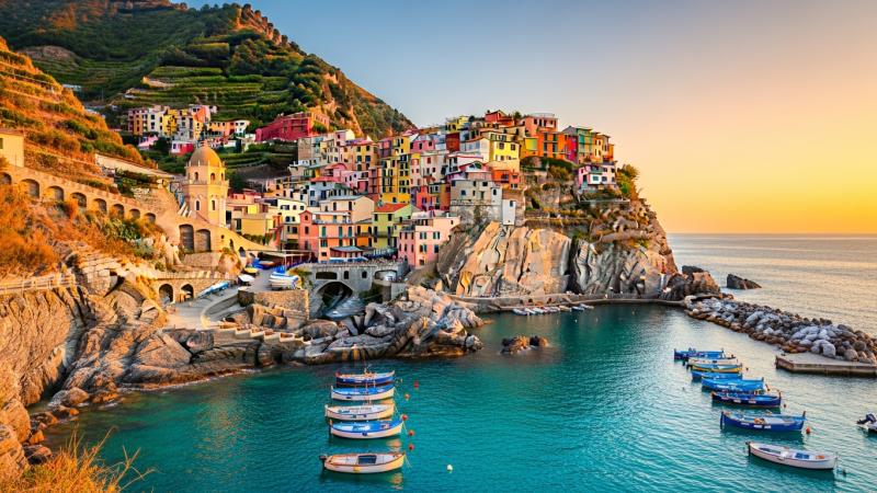 Italy eSIM: Avoid Roaming Fees, Buy Now